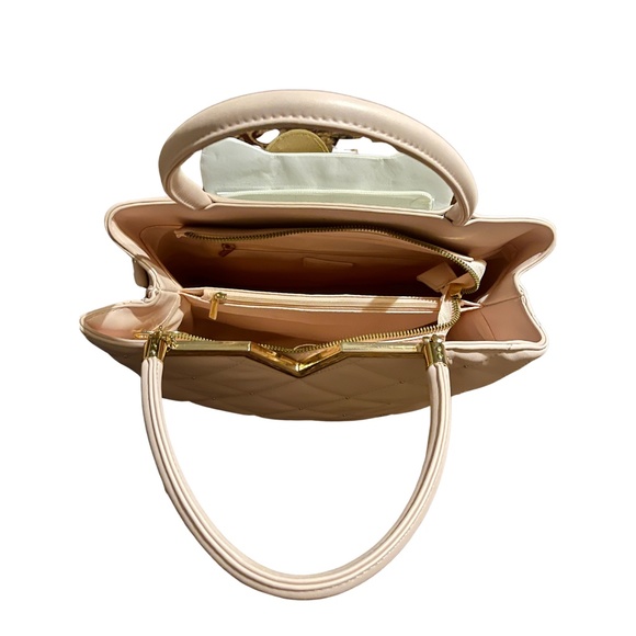 Hello Kitty Handbag - Picture 3 of 4